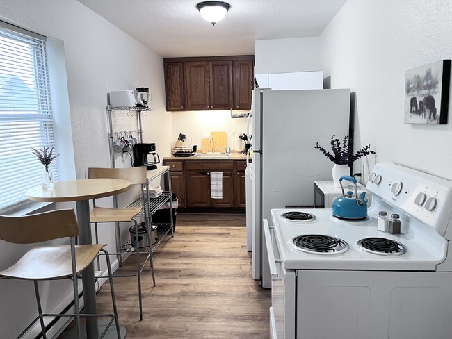 Building Photo - Rocky Court