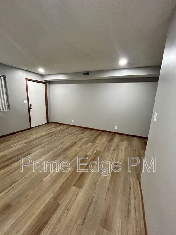 Primary Photo - 4621 Prescott Ave