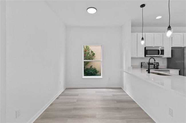 Building Photo - 4406 Hidden Meadow Dr