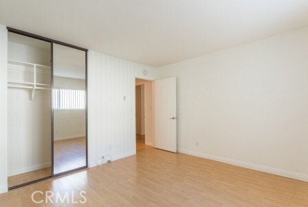 Building Photo - 972 Larrabee St
