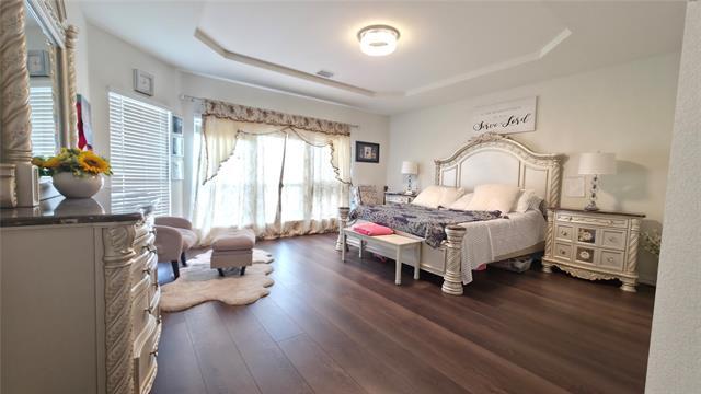 Building Photo - 358 Llano Dr