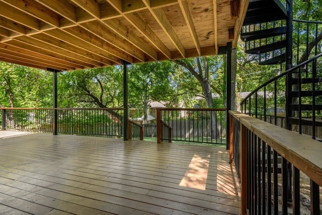 Building Photo - 1708 Fawn Dr