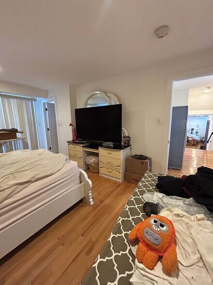 Building Photo - 22 Broadlawn Park