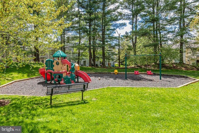 Building Photo - 7 Exeter Ct