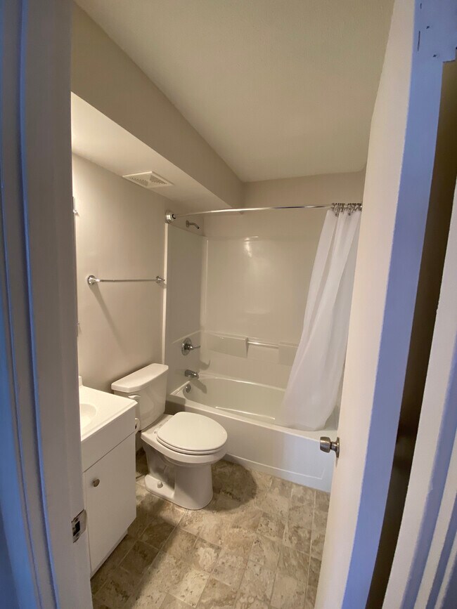 Building Photo - 3521 Walnut St