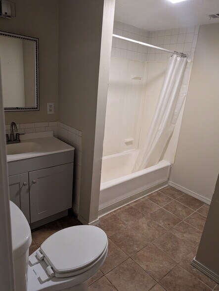 Building Photo - 91-93 Larrabee St