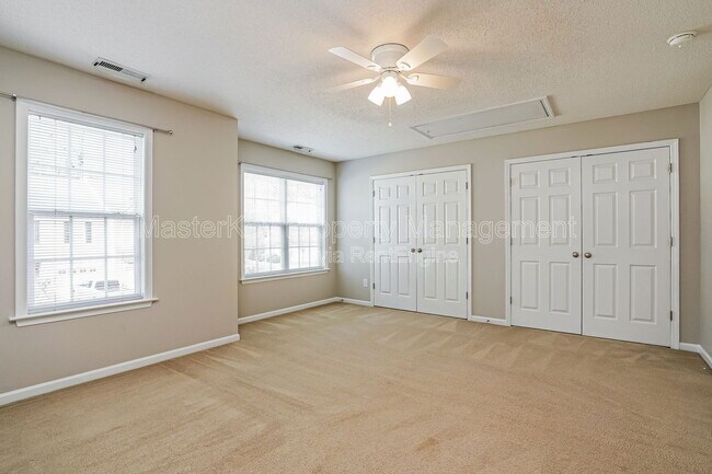 Building Photo - 335 Anterbury Dr