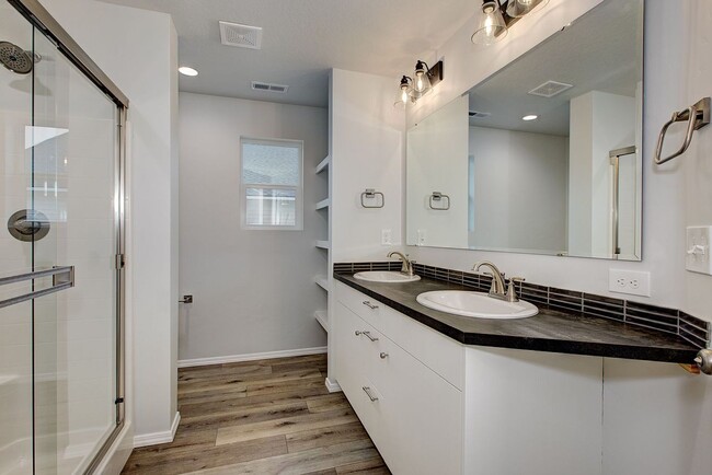 Building Photo - The 3 bedroom, 2 bedroom home also has a f...
