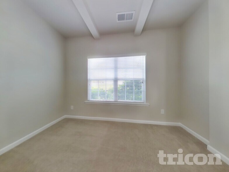 Building Photo - 5609 Washakie Pointe