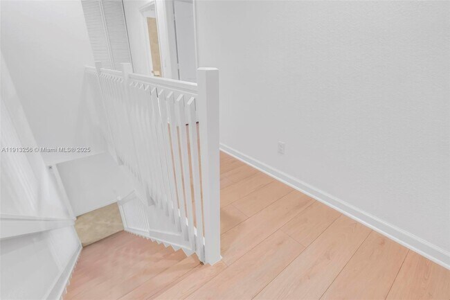 Building Photo - 9583 Town Parc Cir N