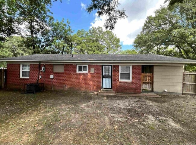 Building Photo - 1463 Merrycrest Dr