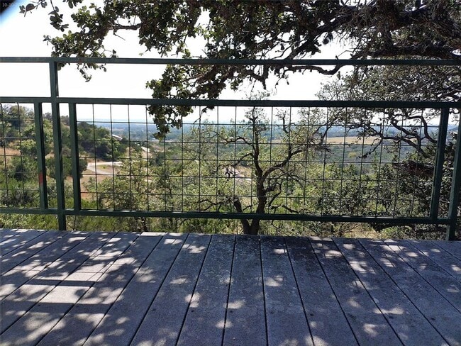 Building Photo - 525 Northwood Hills Dr