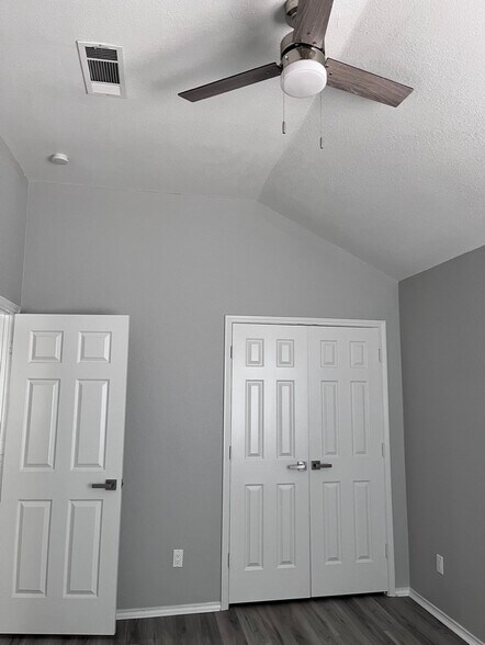 Building Photo - 6820 Douglas Creek