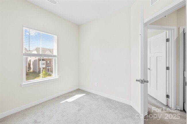 Building Photo - 1725 Aspire St