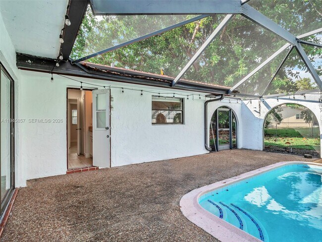 Building Photo - 10251 NW 39th Ct