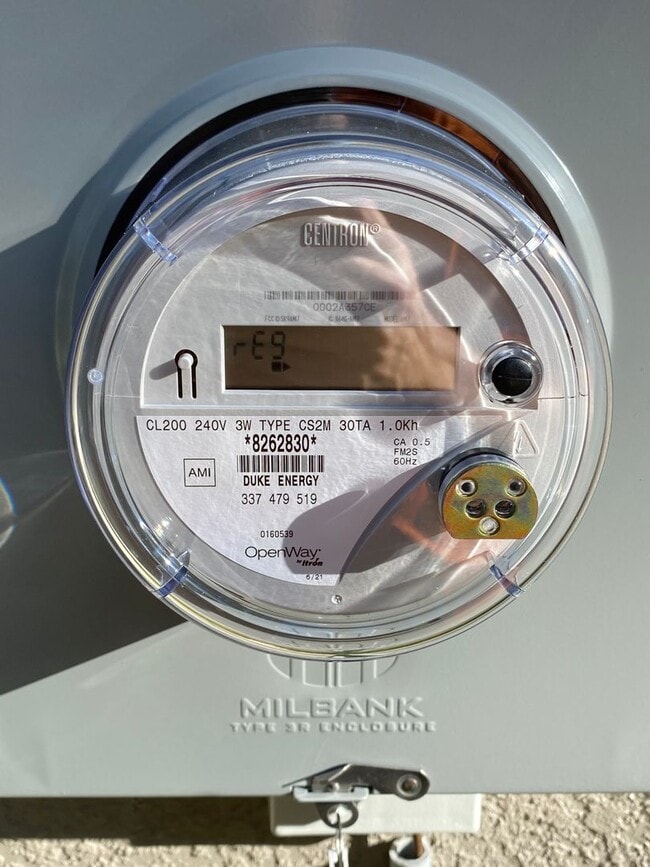 Building Photo - Custom Home - Desirable SW Dunnellon Neighborhood 3/2/2 **Won't Last**Available Soon!