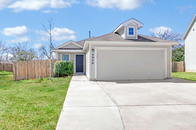 Building Photo - "Charming 3-Bedroom, 2-Bath Home Retreat with Solar Panels! 10% off for active service members!"