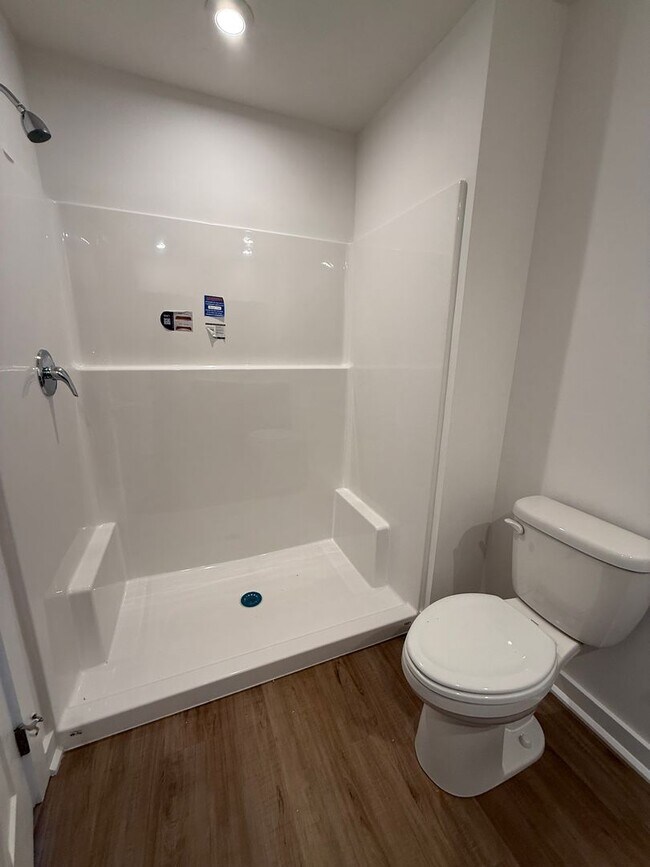 Building Photo - Home Sweet Home