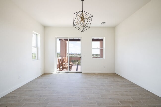 Building Photo - Stunning 3-Bedroom Home with Mountain Views in Tessera