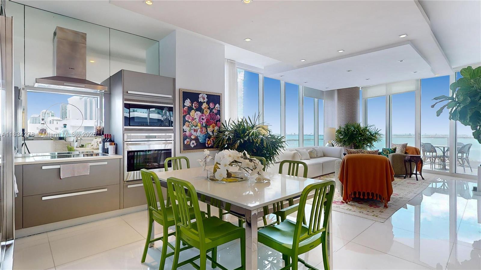 Building Photo - 2020 N Bayshore Dr