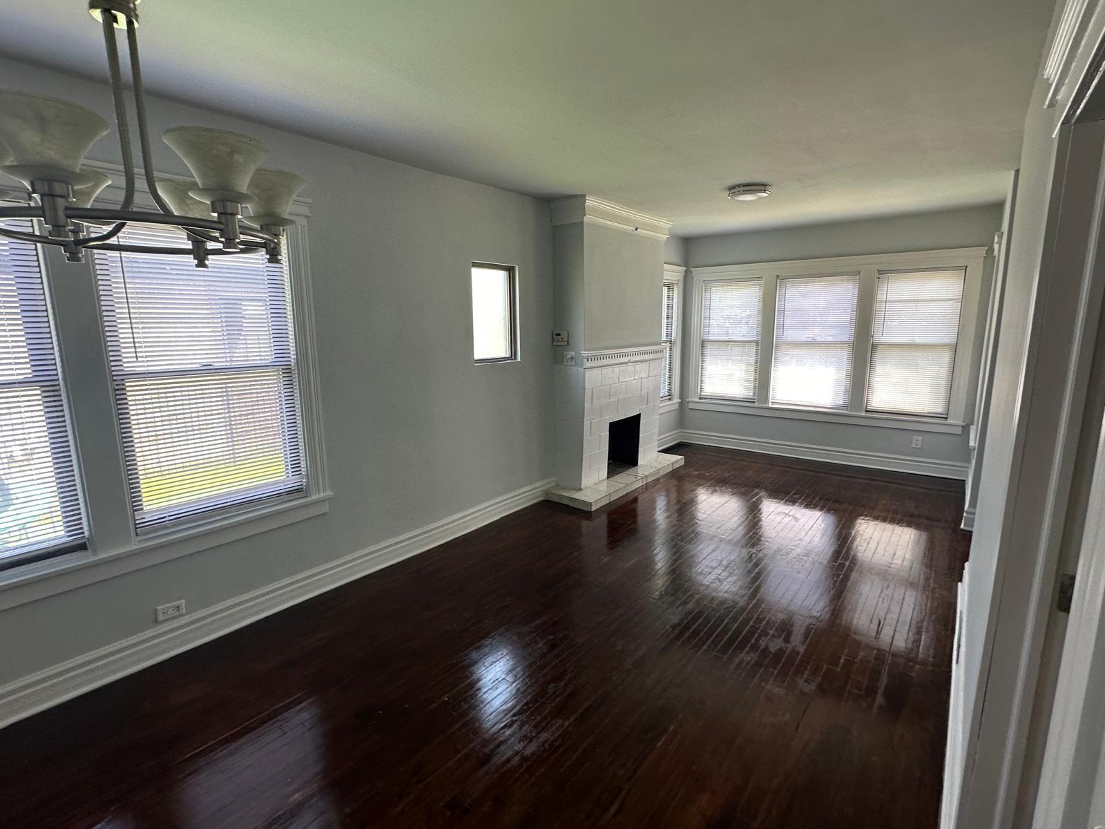 Building Photo - 946 N Homan Ave