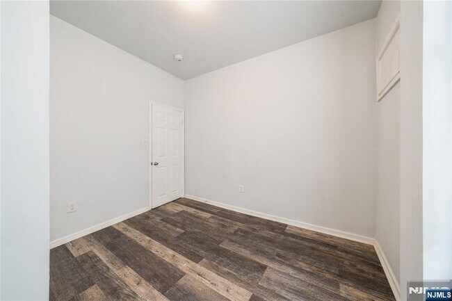 Building Photo - 309 14th St