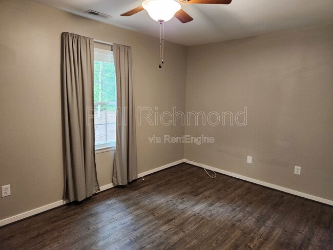 Building Photo - 4500 Sunfield Pl