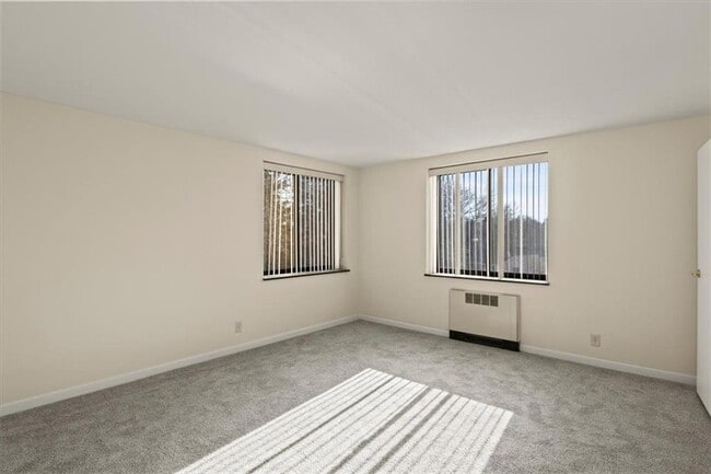 Building Photo - 2501 East Ave