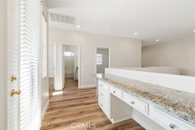 Building Photo - 10 Lyon Ridge