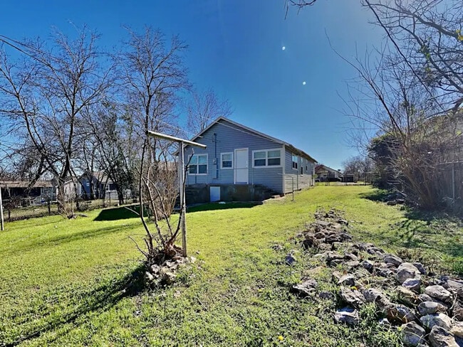 Building Photo - 5728 Kilpatrick Ave