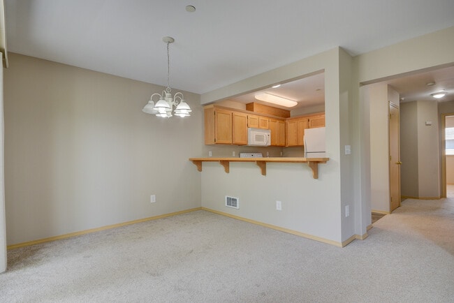 Building Photo - Two Bedroom Condo in Summerwind *$200 off ...