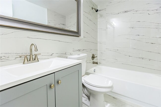 Building Photo - 365 NE 125th St