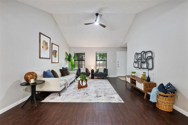 Building Photo - 2306 Alimony Cove