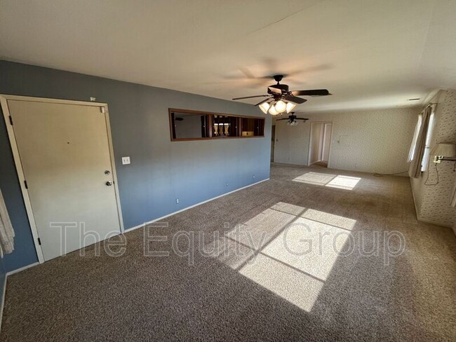 Building Photo - 228 W Teapot Dome Ave