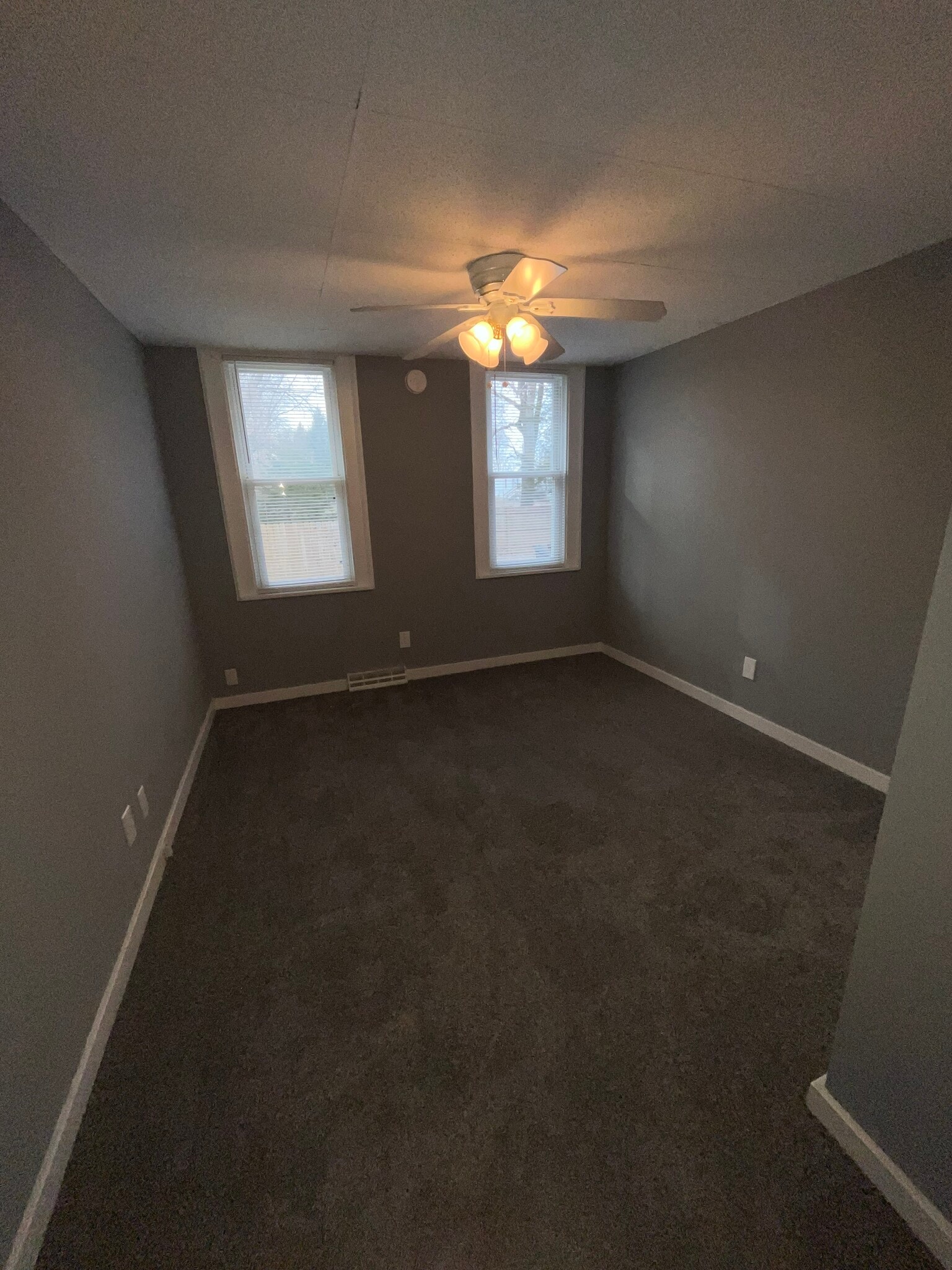 Building Photo - 100 Dixon Ave