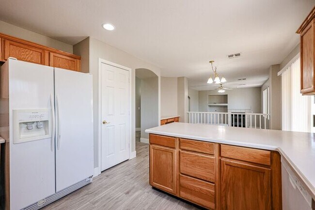 Building Photo - Beautiful 4 Bed 2000+ SFT property in Wind...