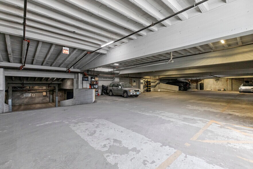 Building Photo - 1225 W Morse Ave