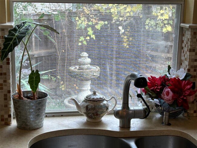 Building Photo - 5401 Apache Creek Cove