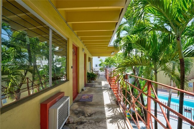 Building Photo - 12195 W Dixie Hwy