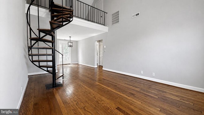 Building Photo - 4814 30th St S
