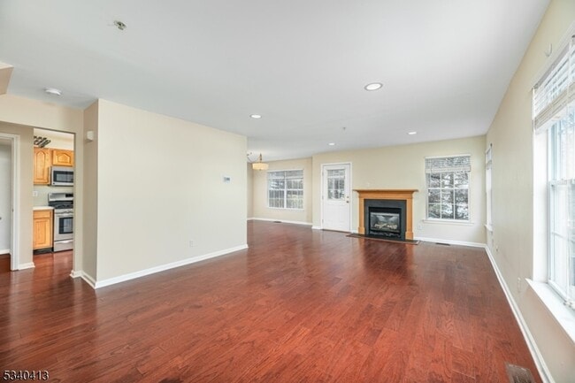 Building Photo - 902 Wendover Ct