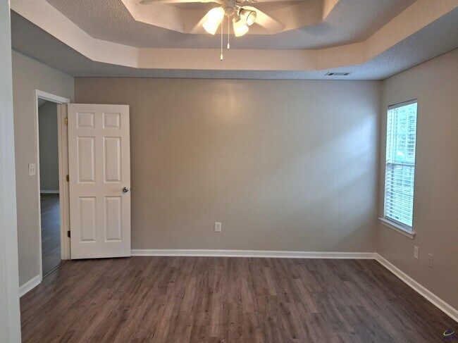 Building Photo - 105 Monticello Dr