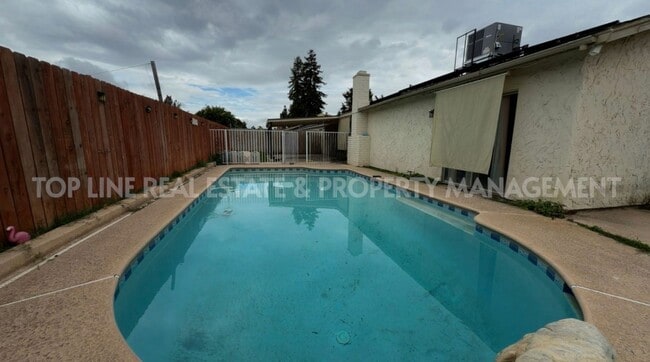 Building Photo - Coming Soon!  Home For Rent with pool. Tenant occupied. Please do not disturb tenants.