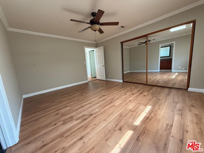 Building Photo - 14409 Hatteras St