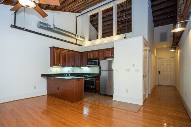 Building Photo - Flag Factory #10H