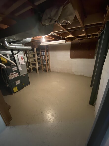 Storage basement - 834 Redwood Dr