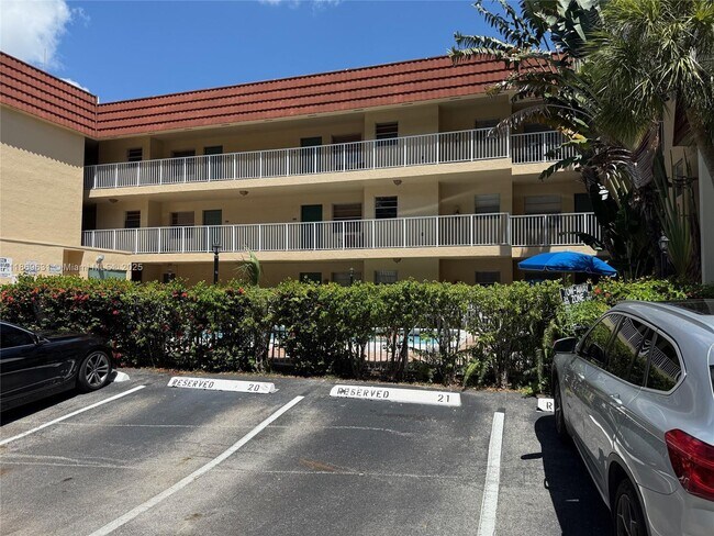 Building Photo - 1300 Moffett St