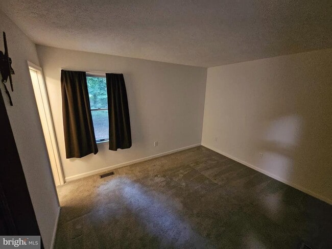 Building Photo - 730 Ox Bow Ln