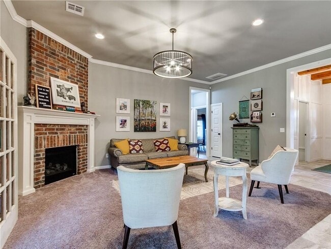 Building Photo - Beautiful 3 bedroom 2 bathroom home in Mon...