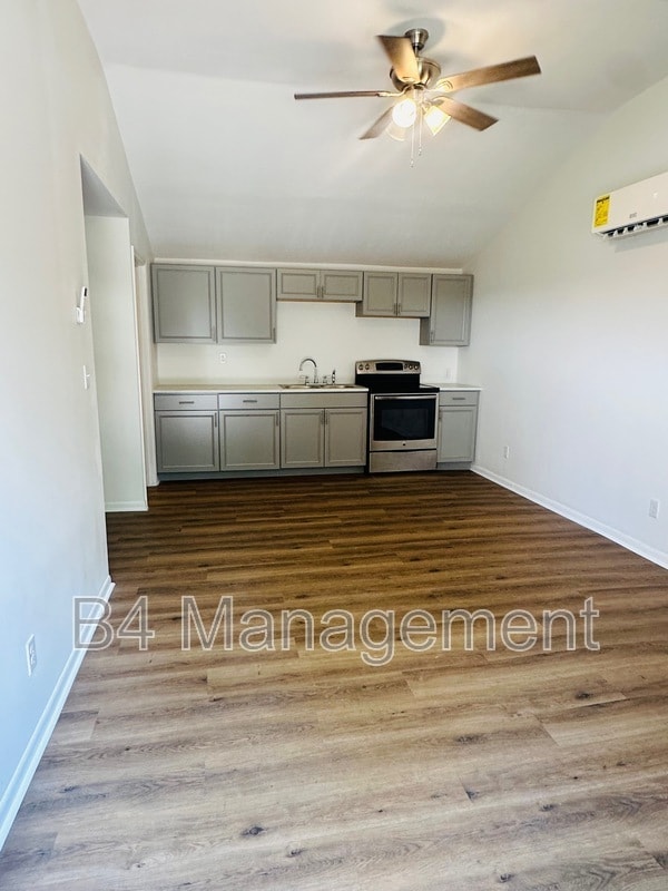 Building Photo - 1844 E Main St